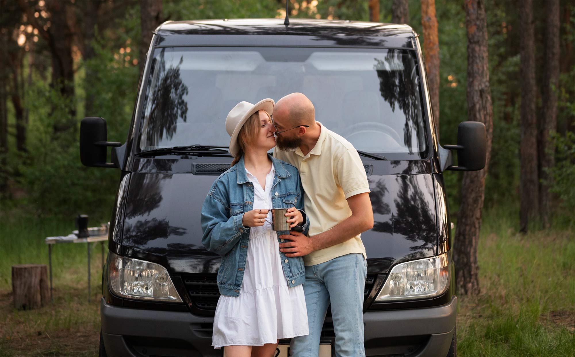 Viajar en furgoneta en pareja: rutas románticas y consejos