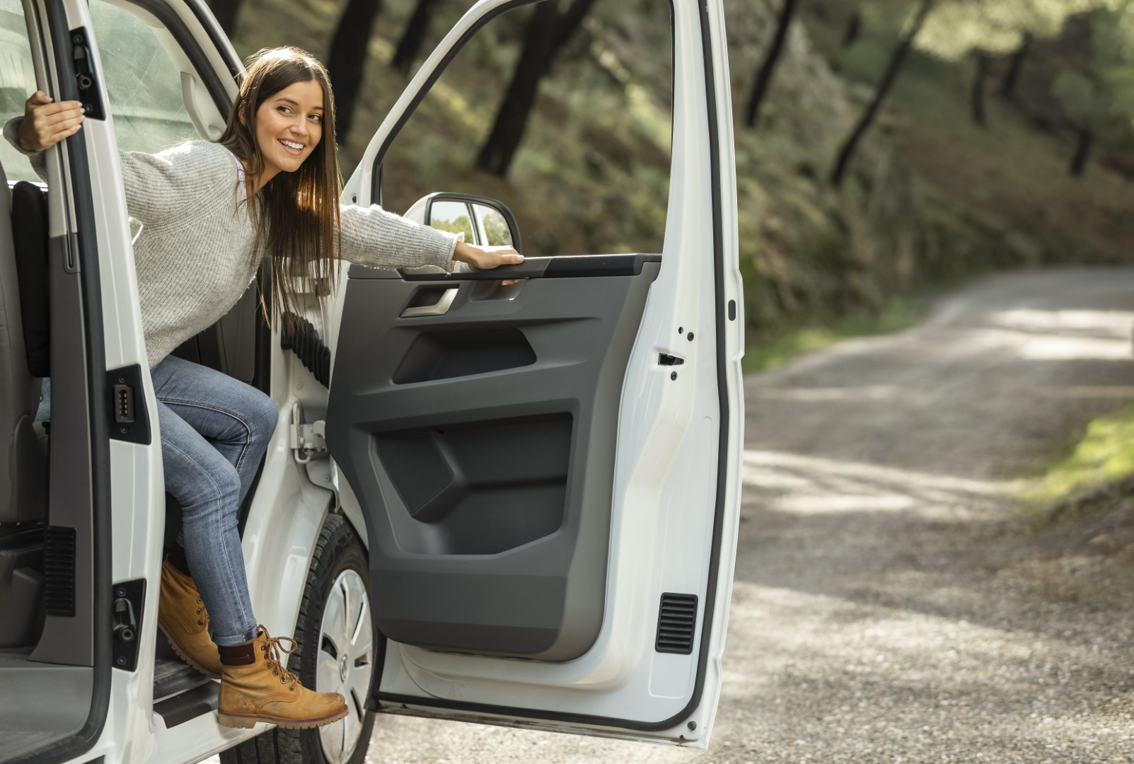 Alquiler de furgonetas por horas vs por días: cuál te conviene más